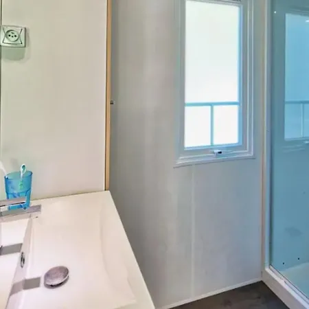 Mobil-home Confortable Avec Terrasse - 3 Pers. - Api-1-52-2180 Кемпинг *